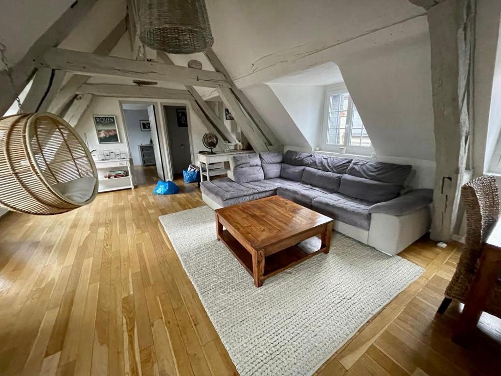 Sous Les Clochers De Rouen - Spacieux Logement Dış mekan fotoğraf